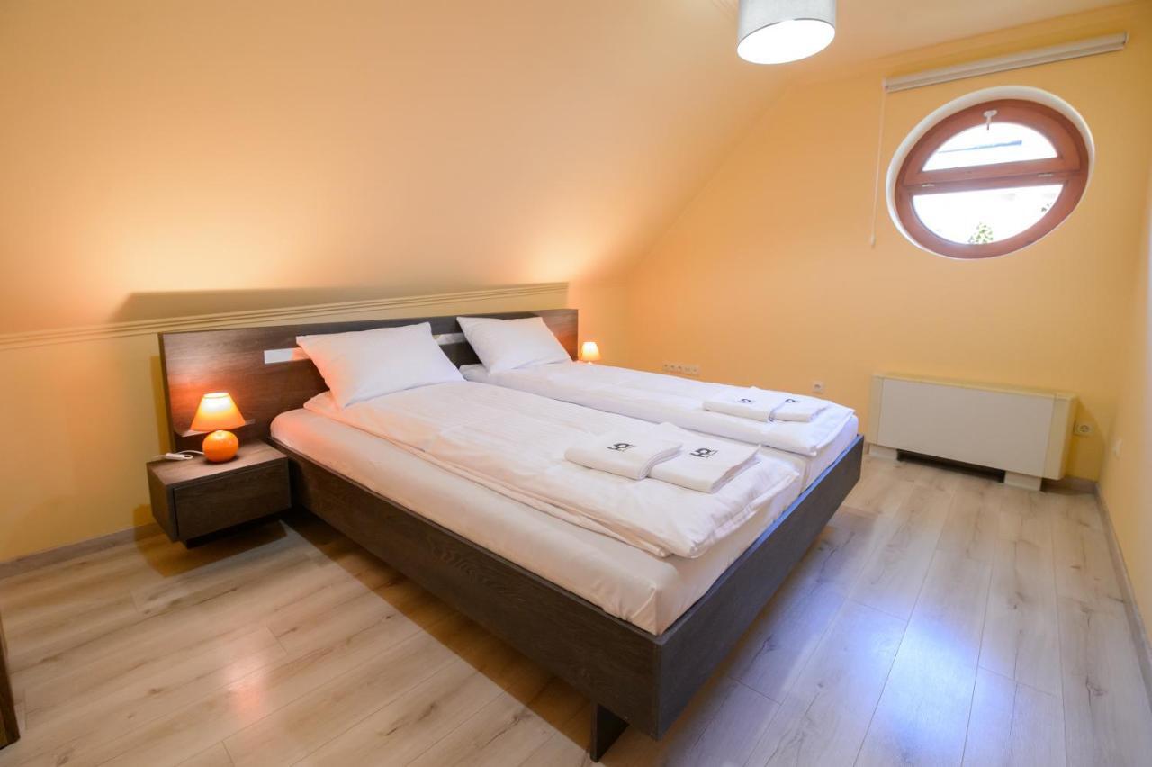 Hr Apartmanhaz Эгер Экстерьер фото