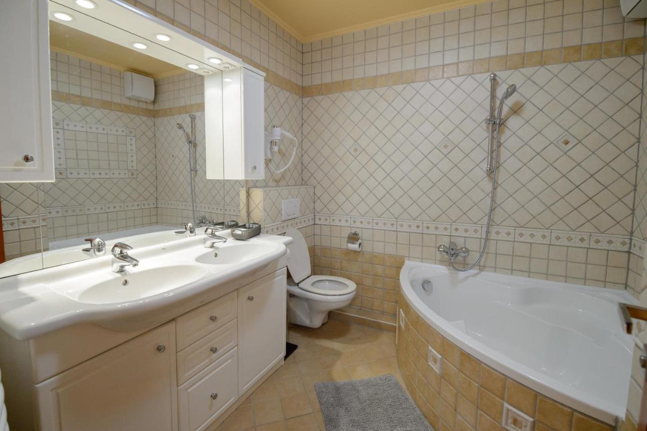 Hr Apartmanhaz Эгер Экстерьер фото